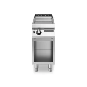 Professional modular gas griddle, 6 kW, featuring a smooth cooking surface and an open storage cabinet, made of premium 304 stainless steel.